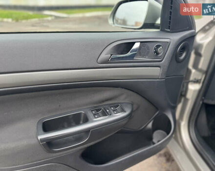 Сірий Шкода Октавія, об'ємом двигуна 2 л та пробігом 208 тис. км за 5600 $, фото 12 на Automoto.ua