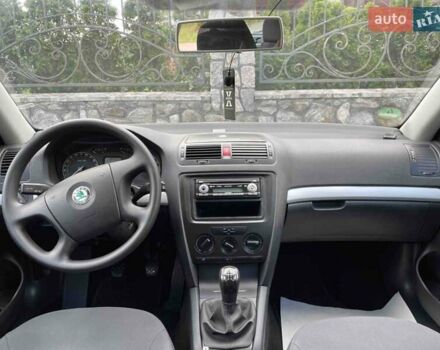 Серый Шкода Октавия, объемом двигателя 1.6 л и пробегом 213 тыс. км за 6100 $, фото 2 на Automoto.ua