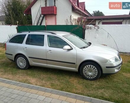 Серый Шкода Октавия, объемом двигателя 1.6 л и пробегом 212 тыс. км за 6000 $, фото 1 на Automoto.ua