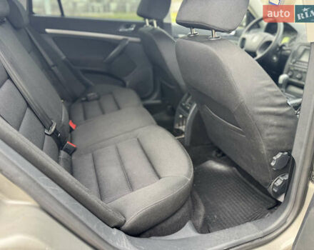 Сірий Шкода Октавія, об'ємом двигуна 2 л та пробігом 208 тис. км за 5600 $, фото 22 на Automoto.ua