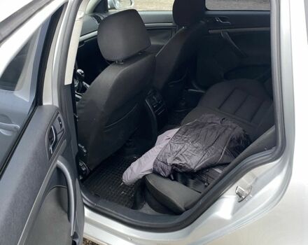 Сірий Шкода Октавія, об'ємом двигуна 2 л та пробігом 205 тис. км за 7200 $, фото 3 на Automoto.ua