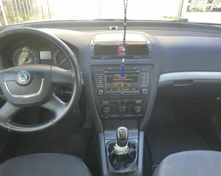 Сірий Шкода Октавія, об'ємом двигуна 0 л та пробігом 400 тис. км за 3300 $, фото 7 на Automoto.ua