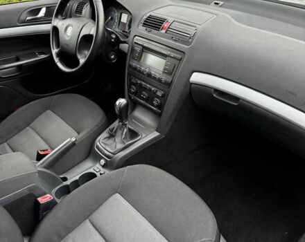 Серый Шкода Октавия, объемом двигателя 1.6 л и пробегом 230 тыс. км за 7500 $, фото 9 на Automoto.ua