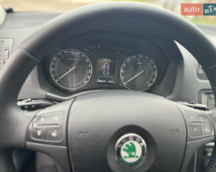 Сірий Шкода Октавія, об'ємом двигуна 2 л та пробігом 208 тис. км за 5600 $, фото 15 на Automoto.ua