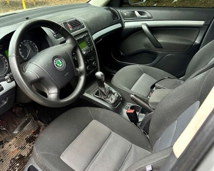 Серый Шкода Октавия, объемом двигателя 1.6 л и пробегом 245 тыс. км за 6000 $, фото 4 на Automoto.ua