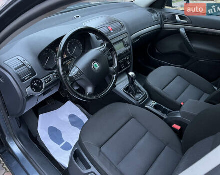 Сірий Шкода Октавія, об'ємом двигуна 1.6 л та пробігом 180 тис. км за 5999 $, фото 26 на Automoto.ua