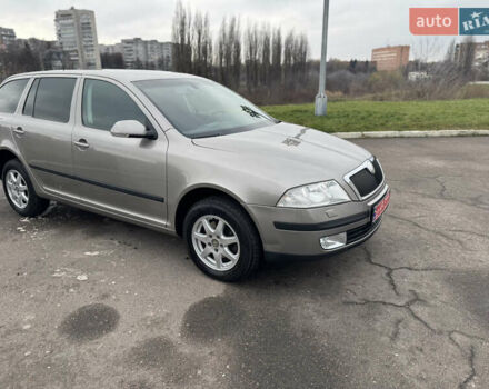 Сірий Шкода Октавія, об'ємом двигуна 2 л та пробігом 208 тис. км за 5600 $, фото 3 на Automoto.ua