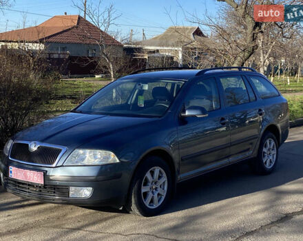 Серый Шкода Октавия, объемом двигателя 1.6 л и пробегом 213 тыс. км за 6100 $, фото 1 на Automoto.ua