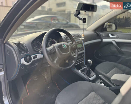 Серый Шкода Октавия, объемом двигателя 1.6 л и пробегом 249 тыс. км за 5999 $, фото 2 на Automoto.ua