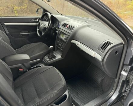 Серый Шкода Октавия, объемом двигателя 2 л и пробегом 300 тыс. км за 6000 $, фото 5 на Automoto.ua