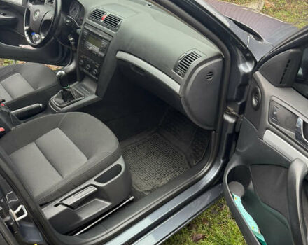 Серый Шкода Октавия, объемом двигателя 1.8 л и пробегом 250 тыс. км за 6000 $, фото 6 на Automoto.ua