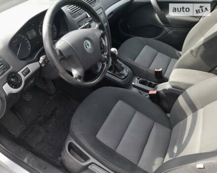 Сірий Шкода Октавія, об'ємом двигуна 1.6 л та пробігом 266 тис. км за 6400 $, фото 12 на Automoto.ua