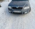Сірий Шкода Октавія, об'ємом двигуна 1.8 л та пробігом 256 тис. км за 6500 $, фото 1 на Automoto.ua