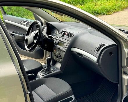 Серый Шкода Октавия, объемом двигателя 1.6 л и пробегом 270 тыс. км за 5900 $, фото 9 на Automoto.ua