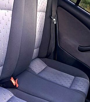 Серый Шкода Октавия, объемом двигателя 1.6 л и пробегом 173 тыс. км за 5500 $, фото 7 на Automoto.ua