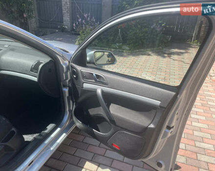 Серый Шкода Октавия, объемом двигателя 1.6 л и пробегом 240 тыс. км за 5500 $, фото 7 на Automoto.ua