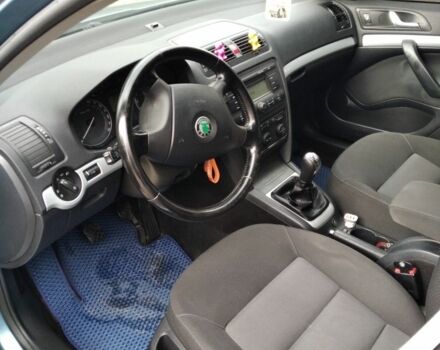 Серый Шкода Октавия, объемом двигателя 1.6 л и пробегом 246 тыс. км за 5950 $, фото 4 на Automoto.ua