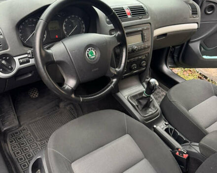 Серый Шкода Октавия, объемом двигателя 1.8 л и пробегом 250 тыс. км за 6000 $, фото 5 на Automoto.ua