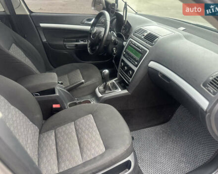 Серый Шкода Октавия, объемом двигателя 1.9 л и пробегом 287 тыс. км за 9000 $, фото 9 на Automoto.ua