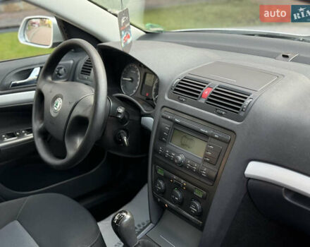 Сірий Шкода Октавія, об'ємом двигуна 1.6 л та пробігом 214 тис. км за 6950 $, фото 3 на Automoto.ua