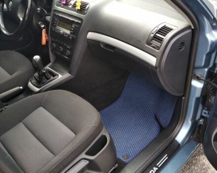 Серый Шкода Октавия, объемом двигателя 1.6 л и пробегом 246 тыс. км за 5950 $, фото 5 на Automoto.ua