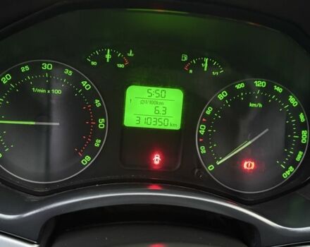 Шкода Октавия 2008 в Мукачеве на Automoto.ua Серый Шкода Октавия, объемом двигателя 2 л и пробегом 310 тыс. км за 6799 $, фото 4 на Automoto.ua