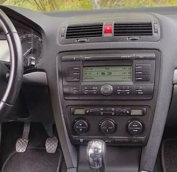 Серый Шкода Октавия, объемом двигателя 1.6 л и пробегом 215 тыс. км за 7700 $, фото 3 на Automoto.ua