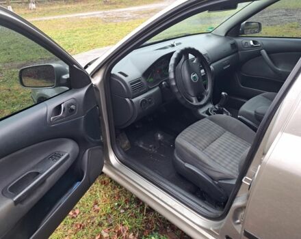 Серый Шкода Октавия, объемом двигателя 1.6 л и пробегом 200 тыс. км за 4700 $, фото 2 на Automoto.ua