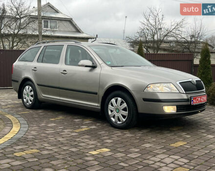 Серый Шкода Октавия, объемом двигателя 1.6 л и пробегом 256 тыс. км за 6850 $, фото 2 на Automoto.ua