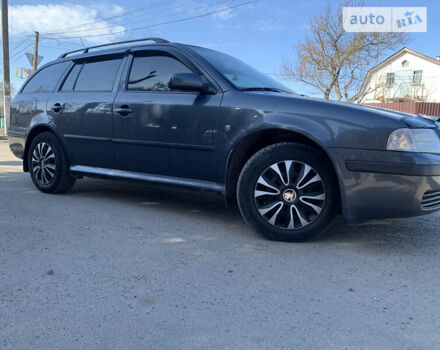 Серый Шкода Октавия, объемом двигателя 1.6 л и пробегом 218 тыс. км за 5500 $, фото 1 на Automoto.ua