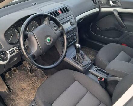 Серый Шкода Октавия, объемом двигателя 1.6 л и пробегом 197 тыс. км за 7450 $, фото 7 на Automoto.ua