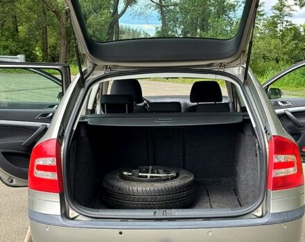 Серый Шкода Октавия, объемом двигателя 1.6 л и пробегом 270 тыс. км за 5900 $, фото 6 на Automoto.ua