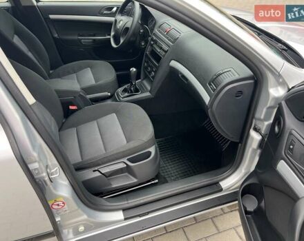 Сірий Шкода Октавія, об'ємом двигуна 2 л та пробігом 224 тис. км за 7900 $, фото 8 на Automoto.ua