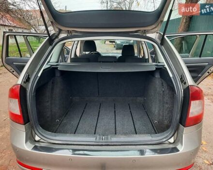 Серый Шкода Октавия, объемом двигателя 1.6 л и пробегом 250 тыс. км за 7550 $, фото 53 на Automoto.ua