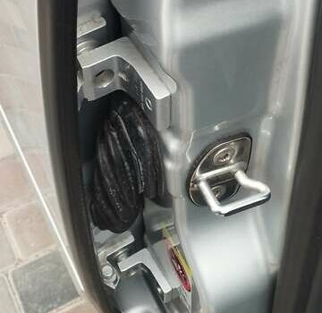 Серый Шкода Октавия, объемом двигателя 1.8 л и пробегом 215 тыс. км за 8000 $, фото 7 на Automoto.ua