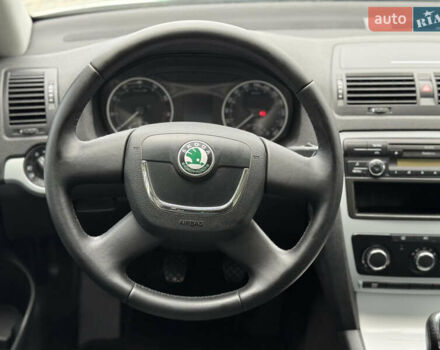 Шкода Октавия 2009 в Староконстантинов на Automoto.ua Серый Шкода Октавия, объемом двигателя 1.6 л и пробегом 212 тыс. км за 7600 $, фото 19 на Automoto.ua