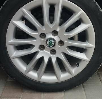 Серый Шкода Октавия, объемом двигателя 1.8 л и пробегом 215 тыс. км за 8000 $, фото 13 на Automoto.ua