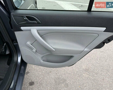 Сірий Шкода Октавія, об'ємом двигуна 1.6 л та пробігом 176 тис. км за 8999 $, фото 74 на Automoto.ua