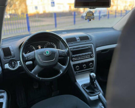 Сірий Шкода Октавія, об'ємом двигуна 1.39 л та пробігом 200 тис. км за 7400 $, фото 22 на Automoto.ua