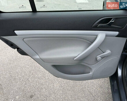 Серый Шкода Октавия, объемом двигателя 1.6 л и пробегом 176 тыс. км за 8999 $, фото 70 на Automoto.ua