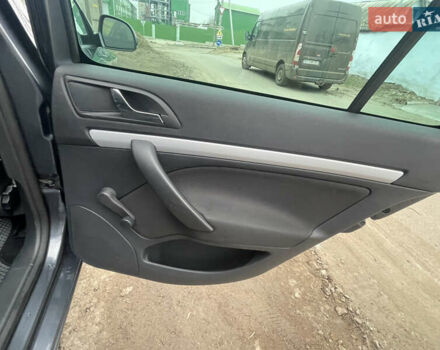 Сірий Шкода Октавія, об'ємом двигуна 1.8 л та пробігом 212 тис. км за 10100 $, фото 8 на Automoto.ua