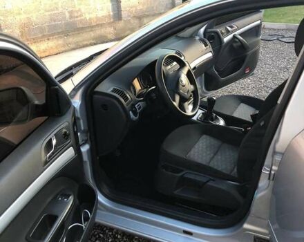 Серый Шкода Октавия, объемом двигателя 1.6 л и пробегом 342 тыс. км за 6500 $, фото 1 на Automoto.ua