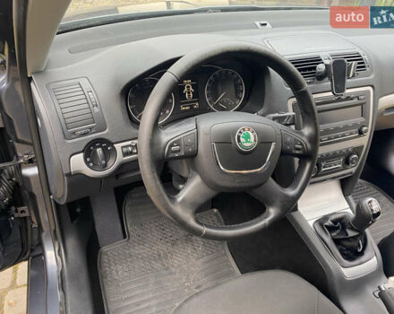 Серый Шкода Октавия, объемом двигателя 1.4 л и пробегом 245 тыс. км за 6800 $, фото 11 на Automoto.ua