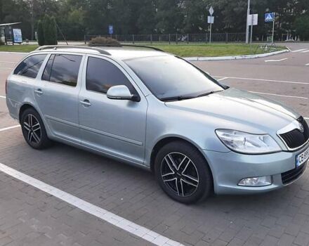 Шкода Октавия 2009 в Чернигове на Automoto.ua Серый Шкода Октавия, объемом двигателя 1.6 л и пробегом 229 тыс. км за 8500 $, фото 3 на Automoto.ua