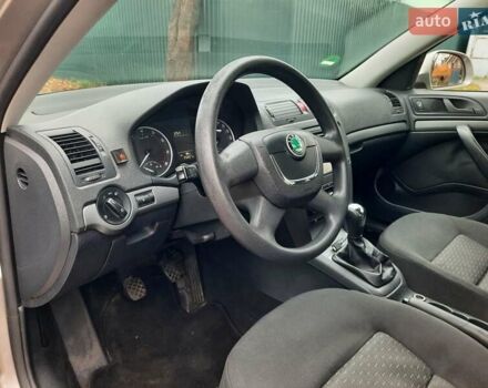 Серый Шкода Октавия, объемом двигателя 1.6 л и пробегом 250 тыс. км за 7370 $, фото 26 на Automoto.ua