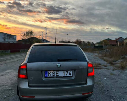 Шкода Октавія 2009 у Києві на Automoto.ua Сірий Шкода Октавія, об'ємом двигуна 1.9 л та пробігом 400 тис. км за 3150 $, фото 4 на Automoto.ua