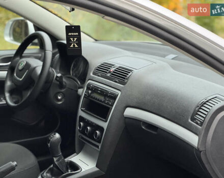 Серый Шкода Октавия, объемом двигателя 1.6 л и пробегом 212 тыс. км за 7400 $, фото 22 на Automoto.ua