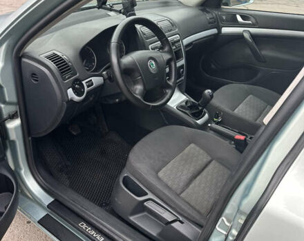 Серый Шкода Октавия, объемом двигателя 1.6 л и пробегом 261 тыс. км за 6100 $, фото 14 на Automoto.ua