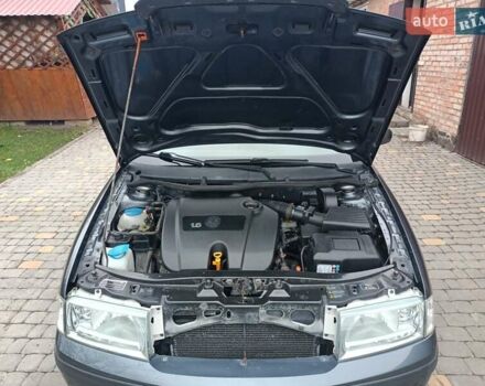 Серый Шкода Октавия, объемом двигателя 1.6 л и пробегом 224 тыс. км за 5999 $, фото 1 на Automoto.ua