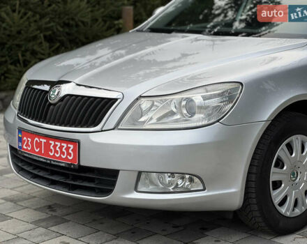 Шкода Октавия 2009 в Староконстантинов на Automoto.ua Серый Шкода Октавия, объемом двигателя 1.6 л и пробегом 212 тыс. км за 7600 $, фото 1 на Automoto.ua